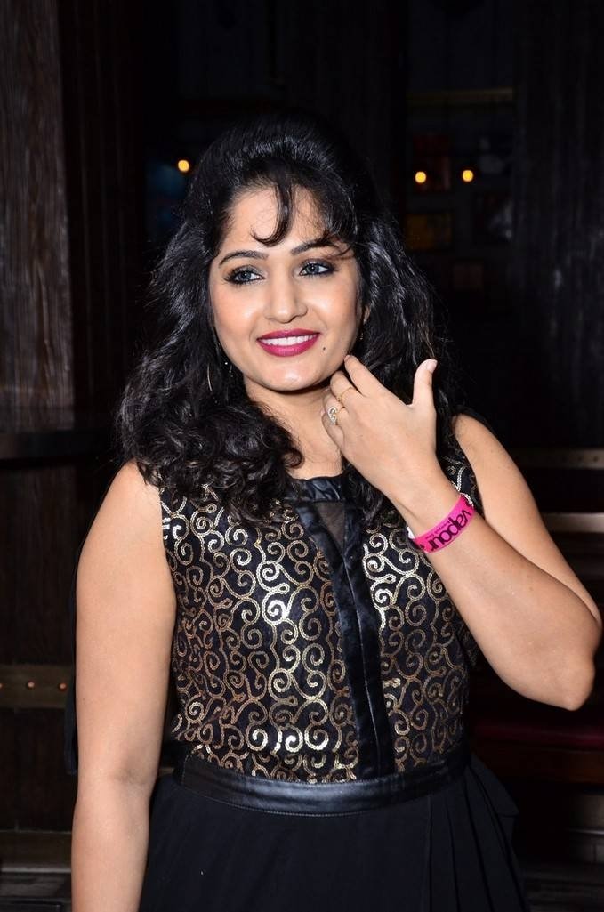 madhavi-latha-stills-photos-pictures-101