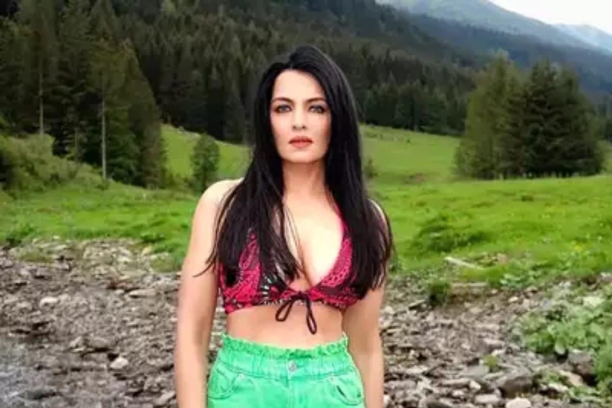 Celina Jaitly: సెలినా జైట్లీ విడాకుల వెనుక విషాదం.. భర్త టార్చర్, పిల్లలకు దూరం.. కన్నీళ్లు తెప్పించే రియల్ స్టోరీ