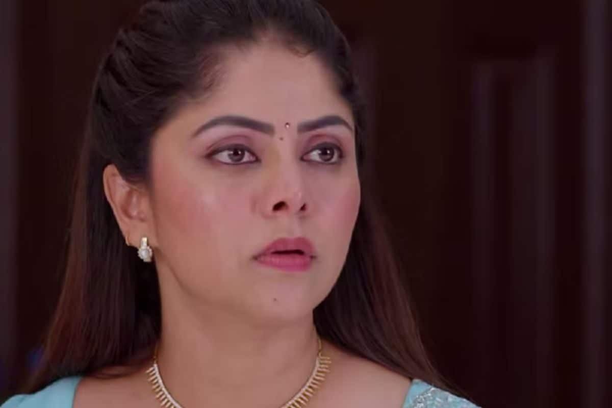 ‎Brahmamudi Serial Today January 7th Episode: రుద్రాణిని ఇంట్లో నుంచి గెంటేసిన చిట్టి.. కొత్త నాటకం మొదలు పెట్టిన రాహుల్.. డేంజర్‌లో కావ్య!