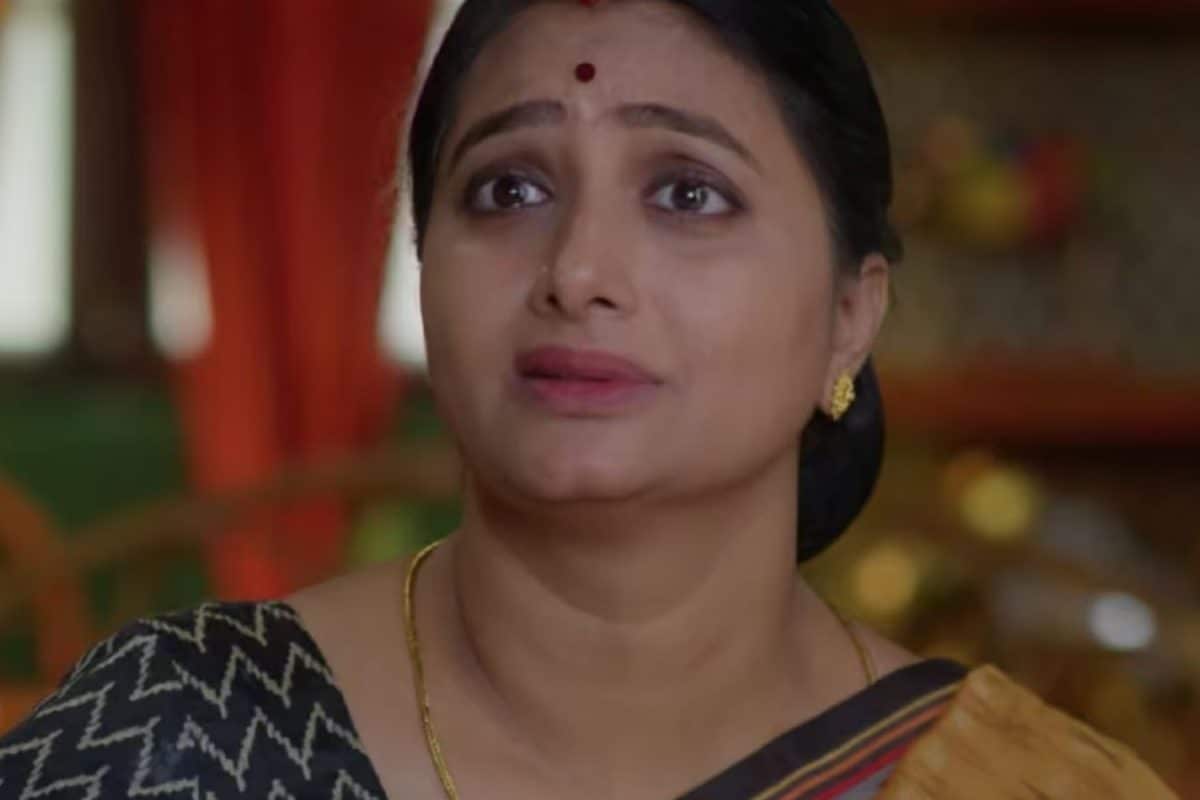 ‎Karthika Deepam Serial Today January 23rd Episode: సుమిత్ర మాటలకు కన్నీళ్లు పెట్టిన కాంచన.. భార్యకు దగ్గర అవ్వాలని చూస్తున్న శ్రీధర్.. కార్తీక్‌లో అనుమానం!