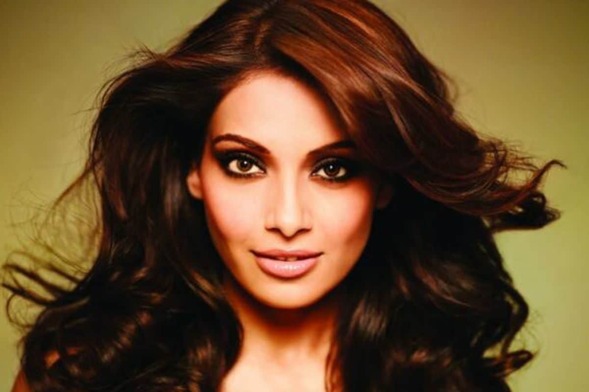 Bipasha Basu: 47 ఏళ్లు వచ్చినా తగ్గని అందం.. బిపాసా బసు గ్లామర్, బ్యూటీ సీక్రెట్స్..!