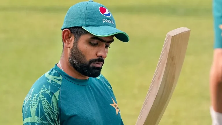 టెస్టుల్లో కూడా ఇంత జిడ్డుగా ఆడరు కదరా ఆజామూ- నువ్వు యాడ దొరికావురా మాకు