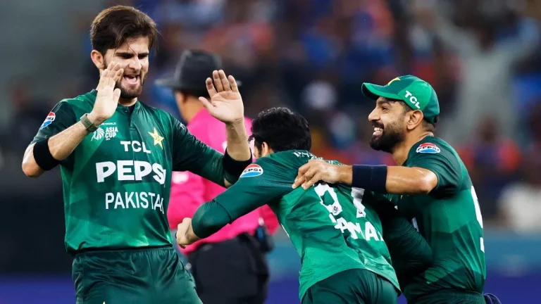 టీ20 వరల్డ్ కప్ ను పాకిస్తాన్  బహిష్కరిస్తే చాలు..!!