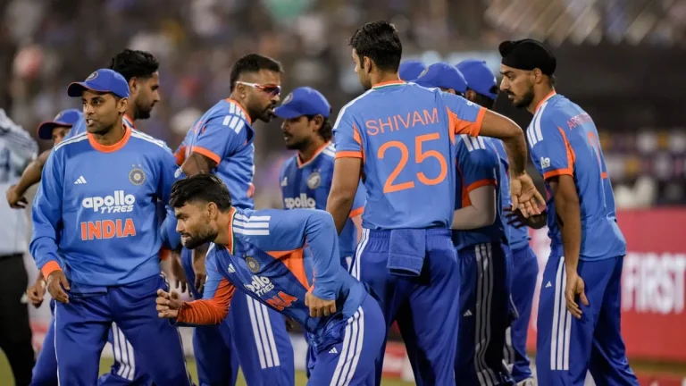 విశాఖ మ్యాచ్ కు ఇద్దరు టీమిండియా స్టార్ ప్లేయర్లు దూరం, వారికి పిలుపు..!!