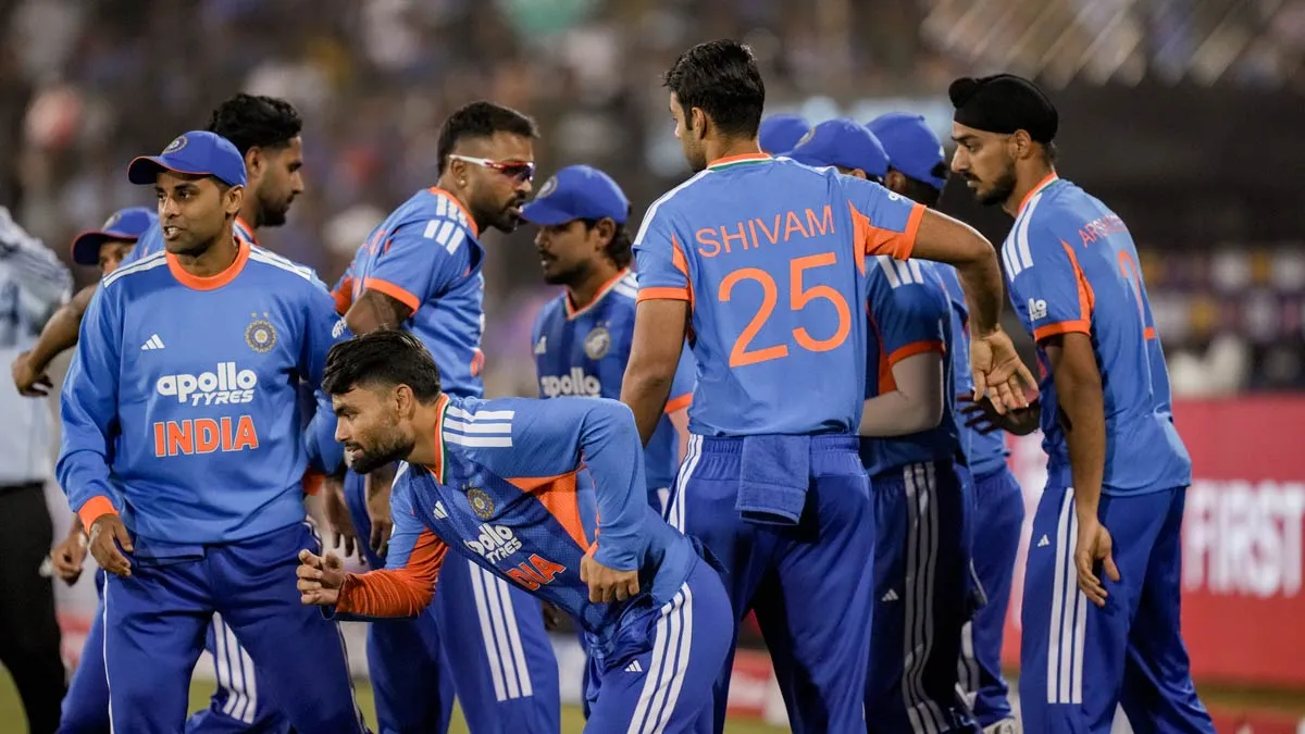 విశాఖ మ్యాచ్ కు ఇద్దరు టీమిండియా స్టార్ ప్లేయర్లు దూరం, వారికి పిలుపు..!!