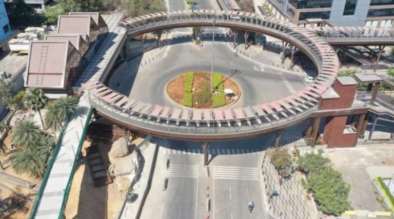Skywalk-connecting-Raidurg-Metro-Station-to-Mindspace-Madhapur-Campus