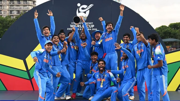 టీమిండియాపై డబ్బుల వర్షం.. BCCI నజరానా ఎంతంటే!