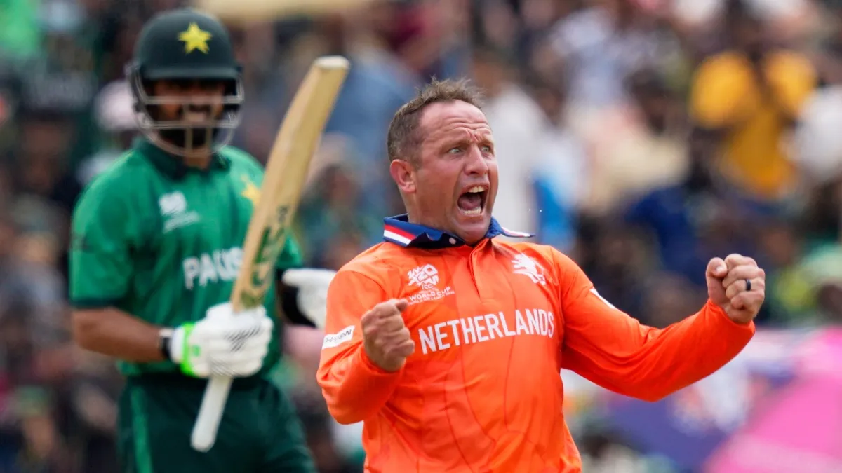 పాకిస్థాన్‌కు చుక్కలు చూపించిన నెదర్లాండ్స్.. 9 బంతుల్లో సీన్ రివర్స్!