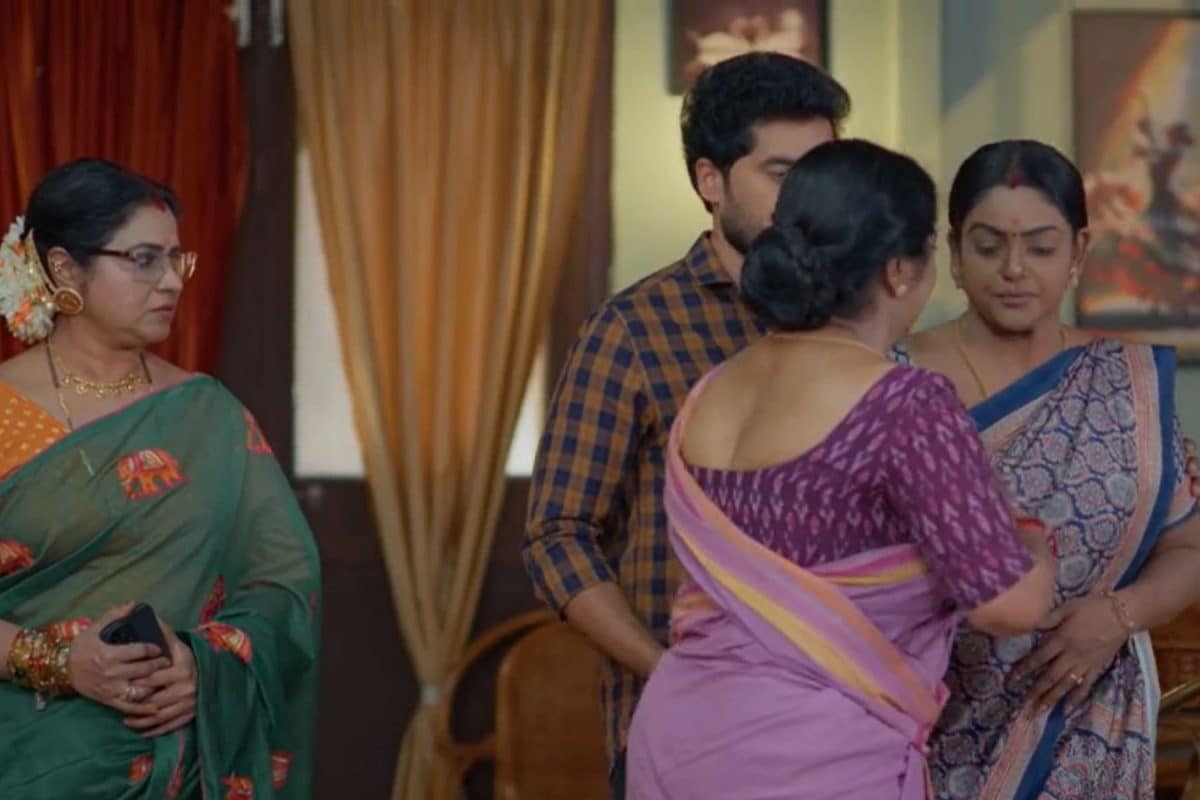 ‎Karthika Deepam Serial Today March 24th Episode: కార్తీక్‌ని నిలదీసిన కుటుంబ సభ్యులు.. జ్యోత్స్న గురించి భయపడుతున్న దీప!