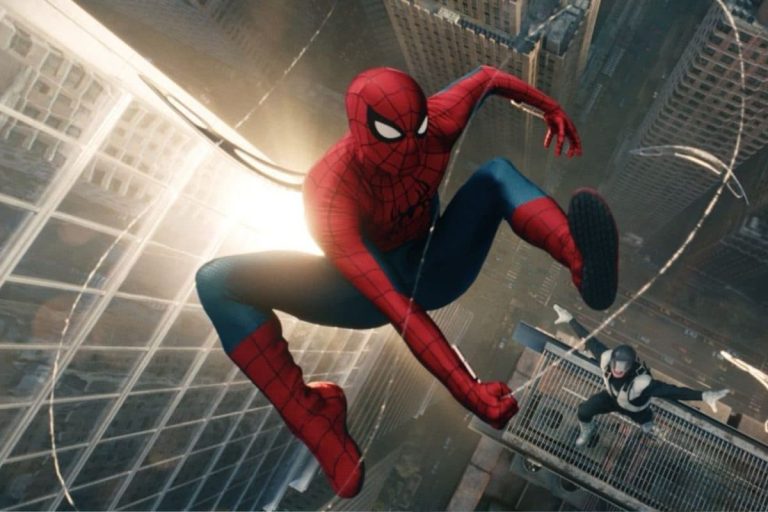న్యూయార్క్ ఐకానిక్ ఎంపైర్ స్టేట్ బిల్డింగ్ నుండి 'స్పైడర్-మ్యాన్: బ్రాండ్ న్యూ డే' ట్రైలర్ లాంచ్