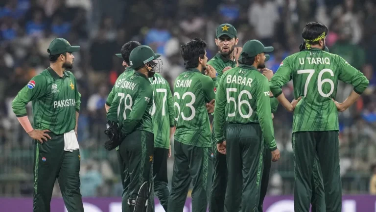 ఇగో తగ్గని ప్లేయర్లు.. దిక్కులేని బోర్డు.. పాక్ క్రికెట్‌ను ముంచేది వీళ్లేనా?