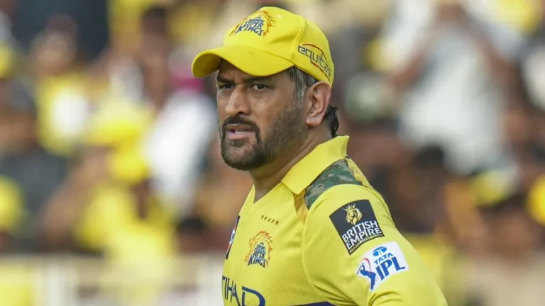 సీఎస్కే ఫ్యాన్స్‌కు బిగ్ షాక్.. ధోనీకి ఏమైంది? (వీడియో)