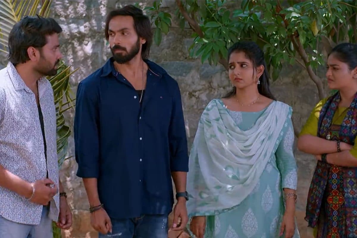 ‎Brahmamudi Serial Today April 29th Episode: చికెన్ కోసం కక్కుర్తి పడుతున్న లక్కీ.. కొడుకుల్ని తెగ పొగిడేసిన రాజు తండ్రి!