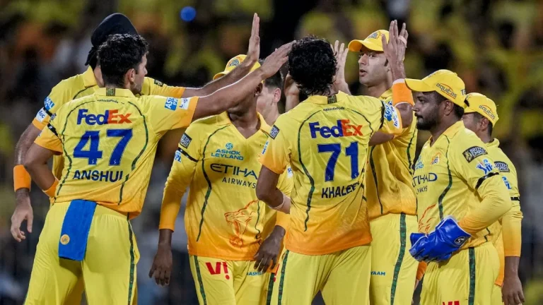 చెన్నై సూపర్ కింగ్స్‌కు భారీ షాక్ - టోర్నీ నుంచి స్టార్ ప్లేయర్ ఔట్..!!