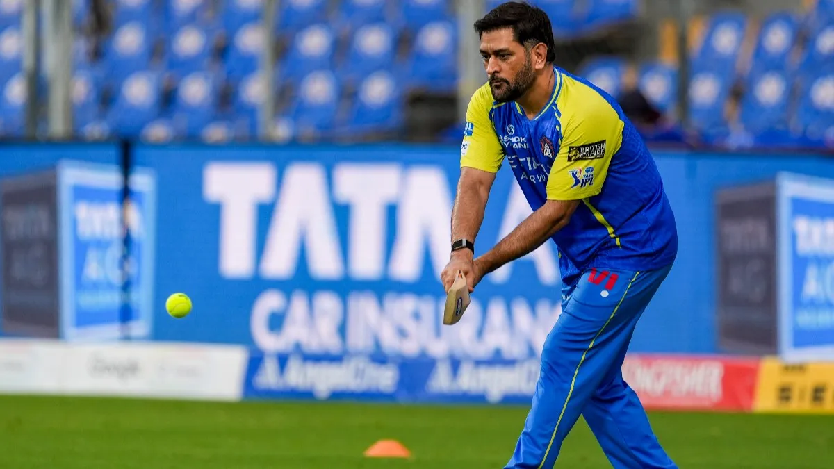 MS Dhoni: ముంబై మ్యాచ్ లో ధోనీ ఆడతాడా? సీఎస్కే క్లారిటీ...!