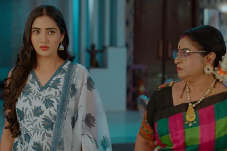 ‎Karthika Deepam Serial Today May 30th Episode: ఏ పారిజాతం బట్టలు సర్దుకొని నువ్వు కాశీకి వెళ్ళిపో.. జ్యోత్స్న మాములు ఝలక్ ఇవ్వలేదుగా!