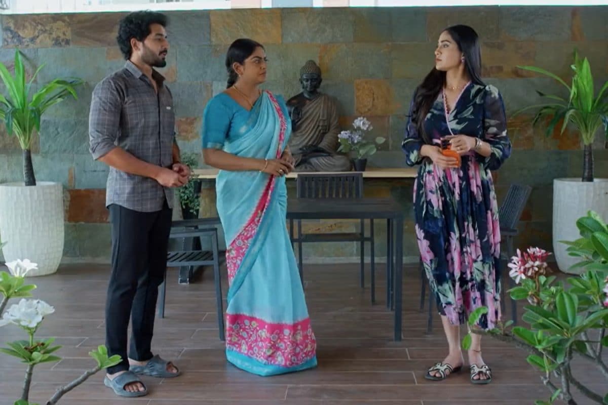 ‎Karthika Deepam Serial Today May 6th Episode: ఏంటే నీ ఓవర్ యాక్షన్? బాబోయ్.. జ్యోత్స్న అక్కపై వంటలక్క రెచ్చిపోయిందిగా!