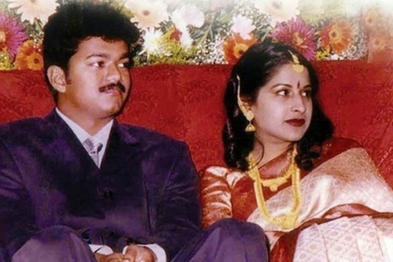 TVK Vijay Wife : విజయ్ భార్య సంగీతకు సొంతంగా ఎన్ని కోట్ల ఆస్తులున్నాయో తెలుసా? వామ్మో ఒక్క బంగారమే అన్ని కిలోలు ఉందా?