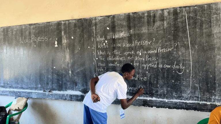 WordPress.org blog: Students Built 108 Websites in Two Weeks in Bangladesh